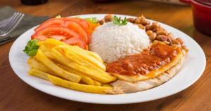 PARMEGIANA DE FRANGO